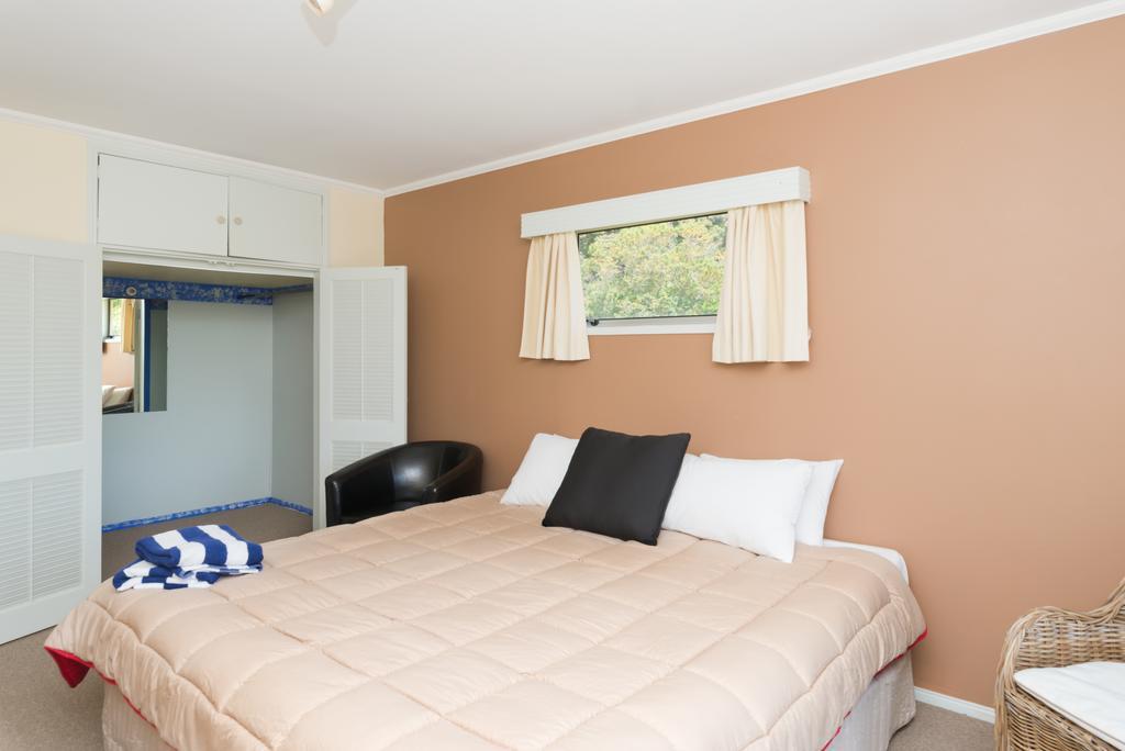 Waitangi Beach House الغرفة الصورة