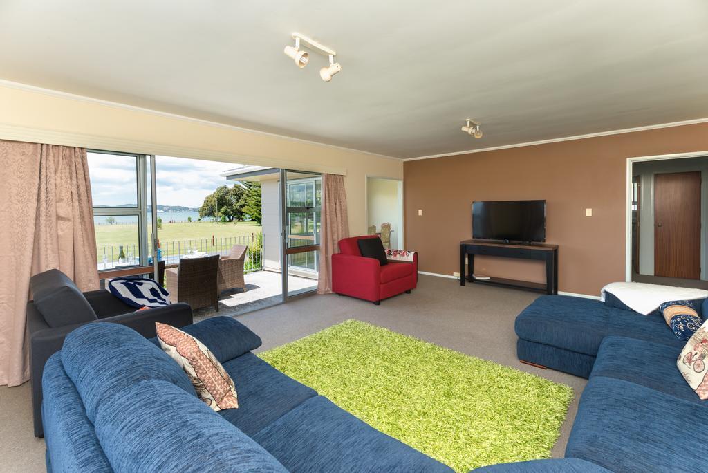 بيهْيا Waitangi Beach House الغرفة الصورة